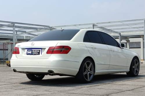 Dijual 2011 Mercedes Benz E-Class E 300 AMG bekas