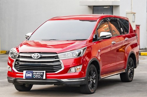 2017 Toyota Kijang Innova 2.0L Venturer AT bekas