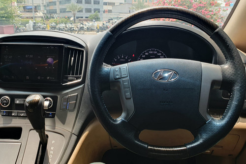 Dijual 2021 Hyundai H1 2.4L ROYALE AT bekas