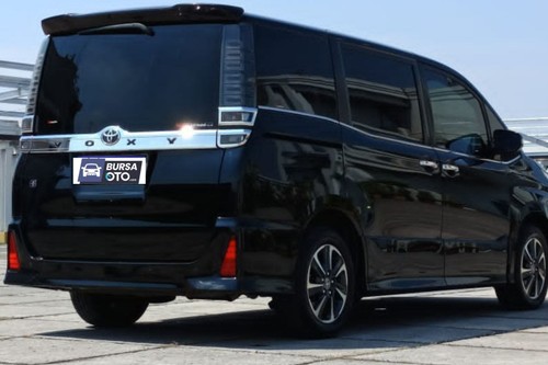 2020 Toyota Voxy 2.0L AT tua