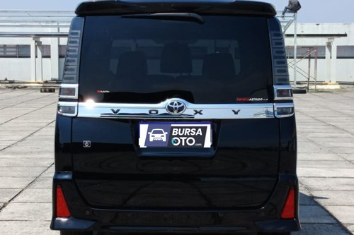 Dijual 2020 Toyota Voxy 2.0L AT bekas