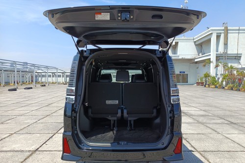 Dijual 2020 Toyota Voxy 2.0L AT bekas