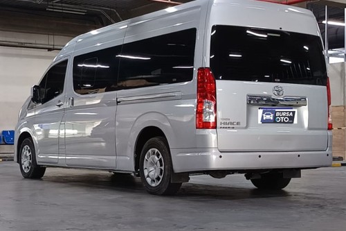 Dijual 2023 Toyota Hiace Premio bekas