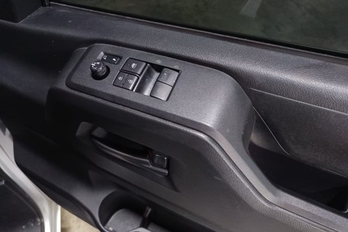 Dijual 2023 Toyota Hiace Premio bekas