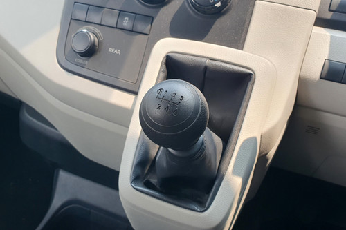 Dijual 2023 Toyota Hiace Premio bekas