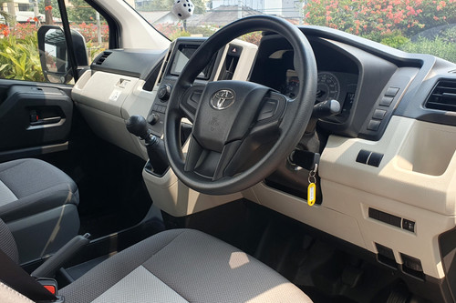 Dijual 2023 Toyota Hiace Premio bekas