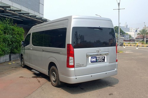 2023 Toyota Hiace Premio tua