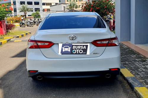 2020 Toyota Camry 2.5 V tua