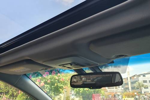 Dijual 2020 Toyota Camry 2.5 V bekas
