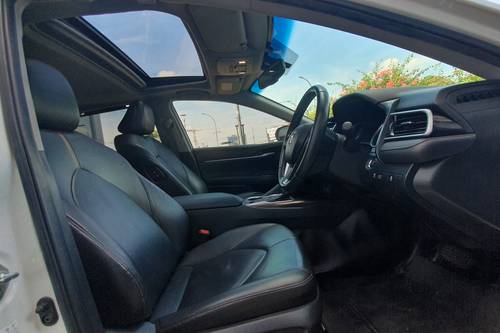 Dijual 2020 Toyota Camry 2.5 V bekas