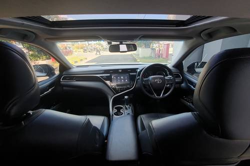 2020 Toyota Camry 2.5 V bekas
