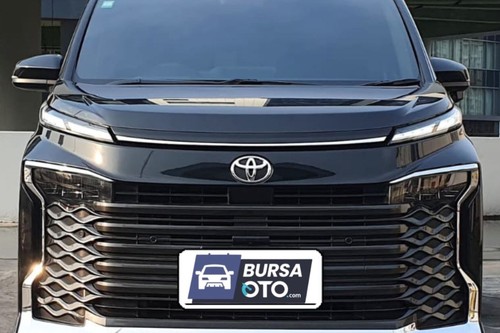 2022 Toyota Voxy 2.0L AT bekas