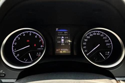 2020 Toyota Camry 2.5 V tua