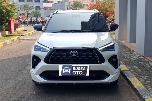 2022 Toyota Yaris Cross 1.5 S HV CVT With GR Parts Aero Package bekas