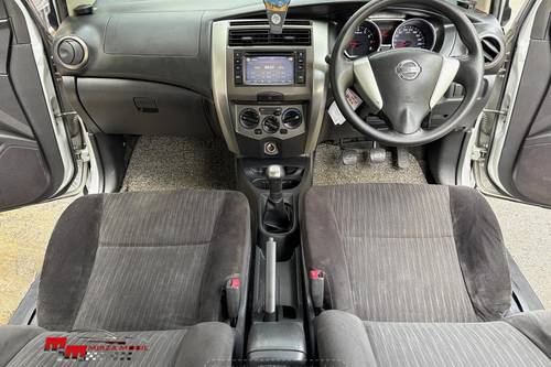 Dijual 2014 Nissan Grand Livina XGear 1.5 MT bekas