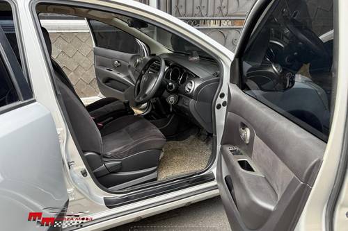 Beli mobil bekas