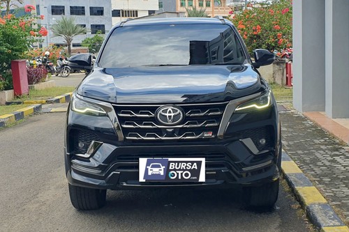 2023 Toyota Fortuner 4x2 2.8 GR Sport AT DSL bekas
