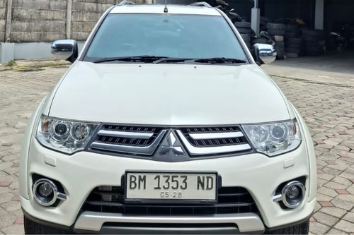 2015 Mitsubishi Pajero Sport Dakar AT 4x2 bekas