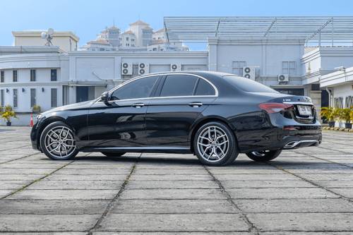 2021 Mercedes Benz E-Class E 300 AMG Line tua