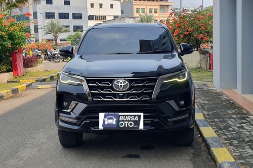 2022 Toyota Fortuner 4x2 2.8 GR Sport AT DSL bekas