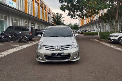 2013 Nissan Grand Livina  XV AT bekas