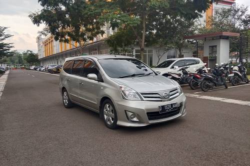 2013 Nissan Grand Livina XV AT bekas