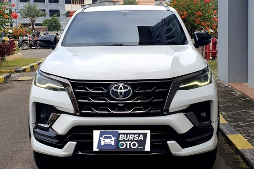 2022 Toyota Fortuner 4x2 2.8 GR Sport AT DSL bekas