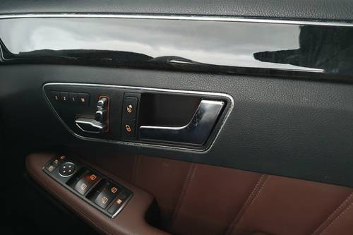 Dijual 2014 Mercedes Benz E-Class E 200 Avantgarde Line bekas