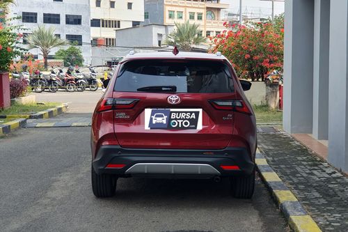 Old 2023 Toyota Yaris Cross 1.5 S GR Hybrid EV CVT TSS