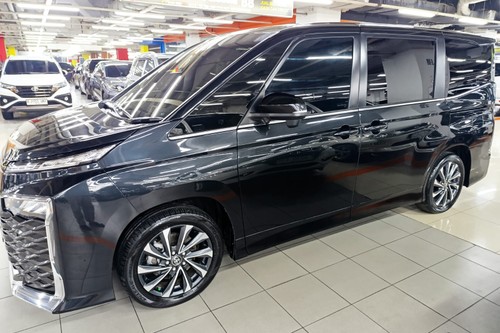 2022 Toyota Voxy 2.0L AT tua