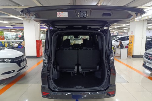 Dijual 2022 Toyota Voxy 2.0L AT bekas