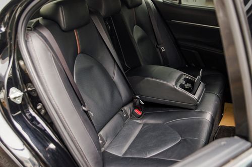 2021 Toyota Camry V 2.5L AT bekas