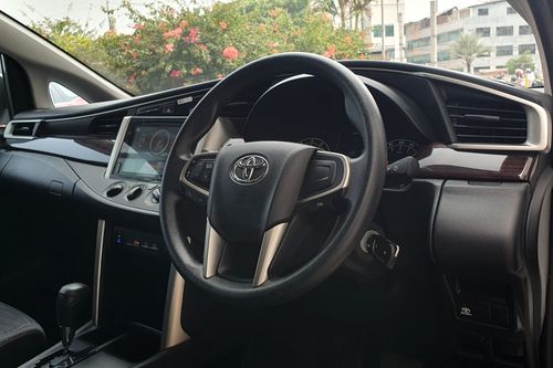 2021 Toyota Kijang Innova REBORN 2.0 G AT LUX bekas