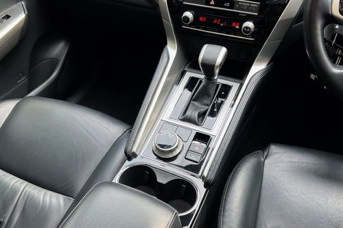 2022 Mitsubishi Pajero Sport Dakar Ultimate AT 4x4 bekas