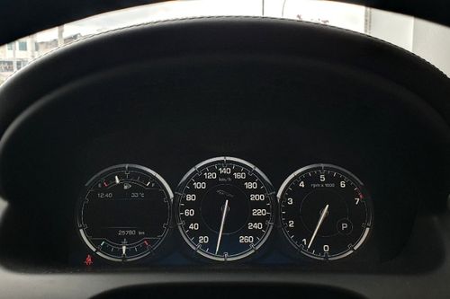 Second hand 2013 Jaguar XJL 3.0 V6 A/T 