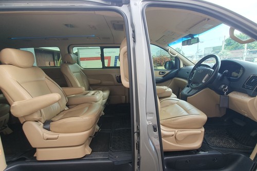 Dijual 2018 Hyundai H1 Xg Gas Next Gen bekas