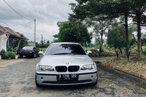 Used 2004 BMW 3 Series Sedan  318iAt