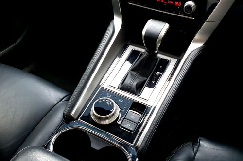 2023 Mitsubishi Pajero Sport Dakar Ultimate AT 4x4 bekas