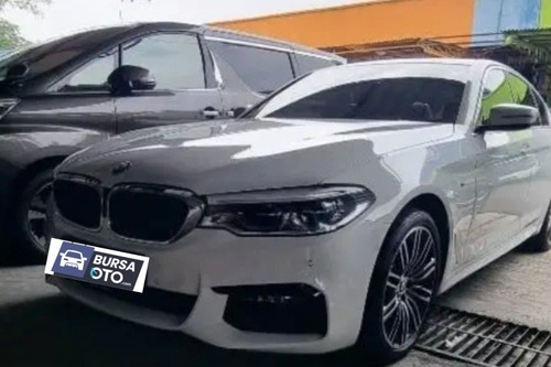 2019 BMW 5 Series Sedan  530i Luxury bekas
