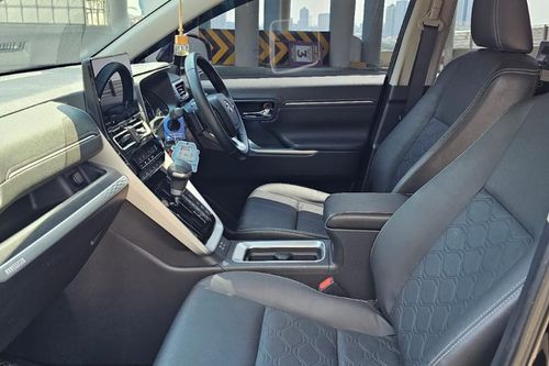 2023 Toyota Kijang Innova Zenix Hybrid EV 2.0L Q HV CVT TSS Modellista bekas