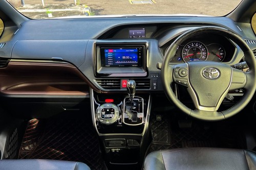 Dijual 2019 Toyota Voxy 2.0L AT bekas