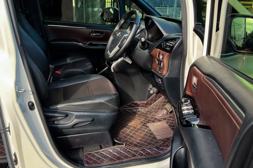 Dijual 2019 Toyota Voxy 2.0L AT bekas