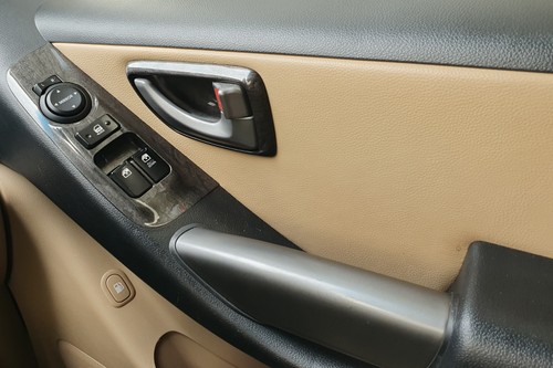 Dijual 2018 Hyundai H1 Xg Gas Next Gen bekas