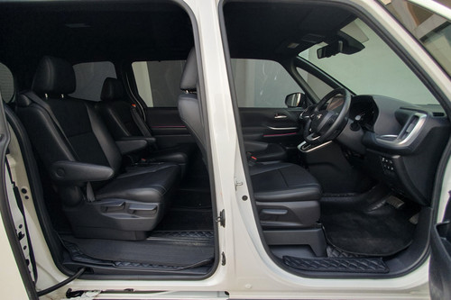 Dijual 2022 Toyota Voxy 2.0 CVT bekas