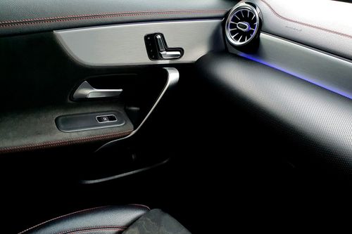 2019 Mercedes Benz CLA-Class 200 AMG Line bekas