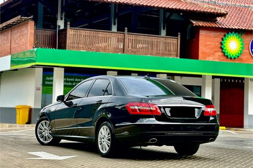 Used 2010 Mercedes Benz E-Class E 300 ELEGANT
