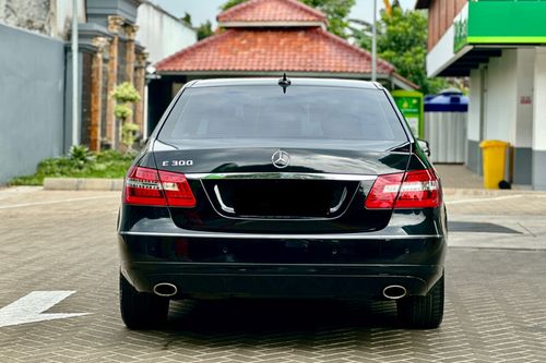 Used 2010 Mercedes Benz E-Class E 300 ELEGANT