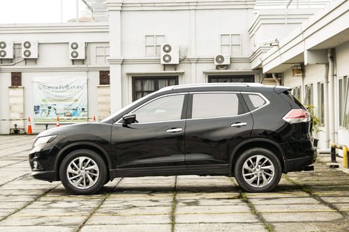 Second hand 2015 Nissan X Trail 2.5 ST AT 