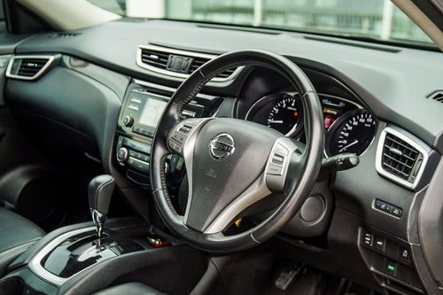 Old 2015 Nissan X Trail 2.5 ST AT