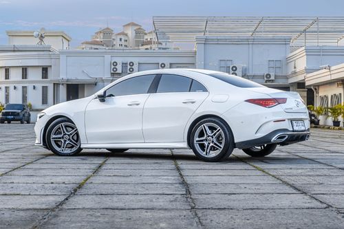 Dijual 2019 Mercedes Benz CLA-Class 200 AMG Line bekas